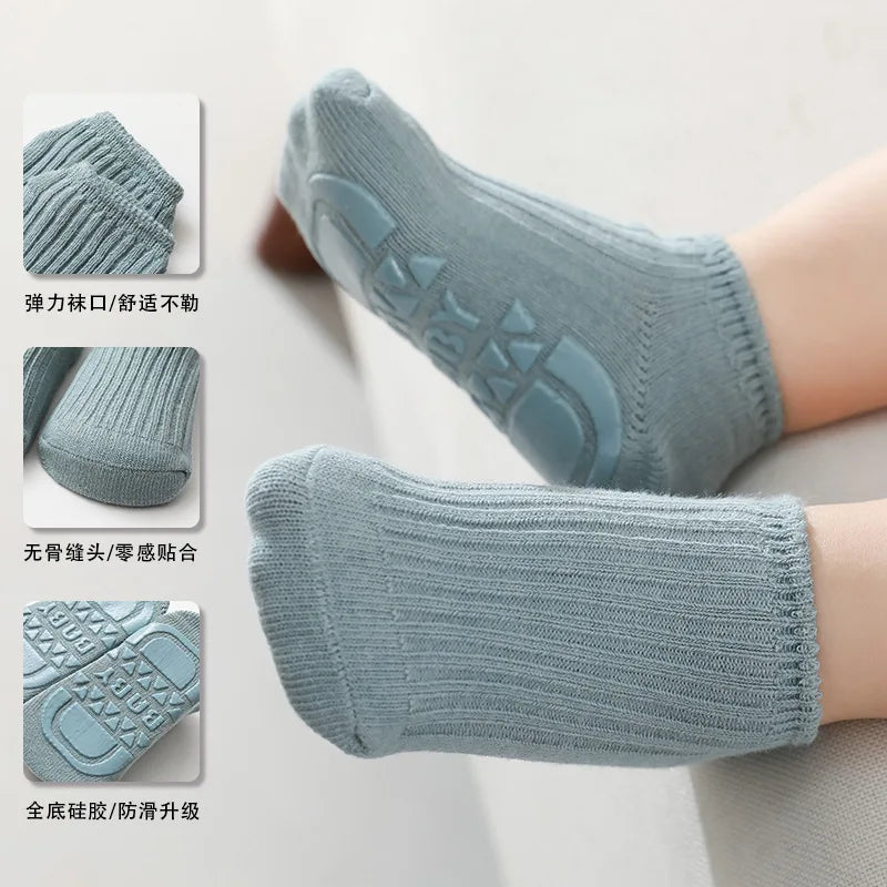Anti-slip baby socks